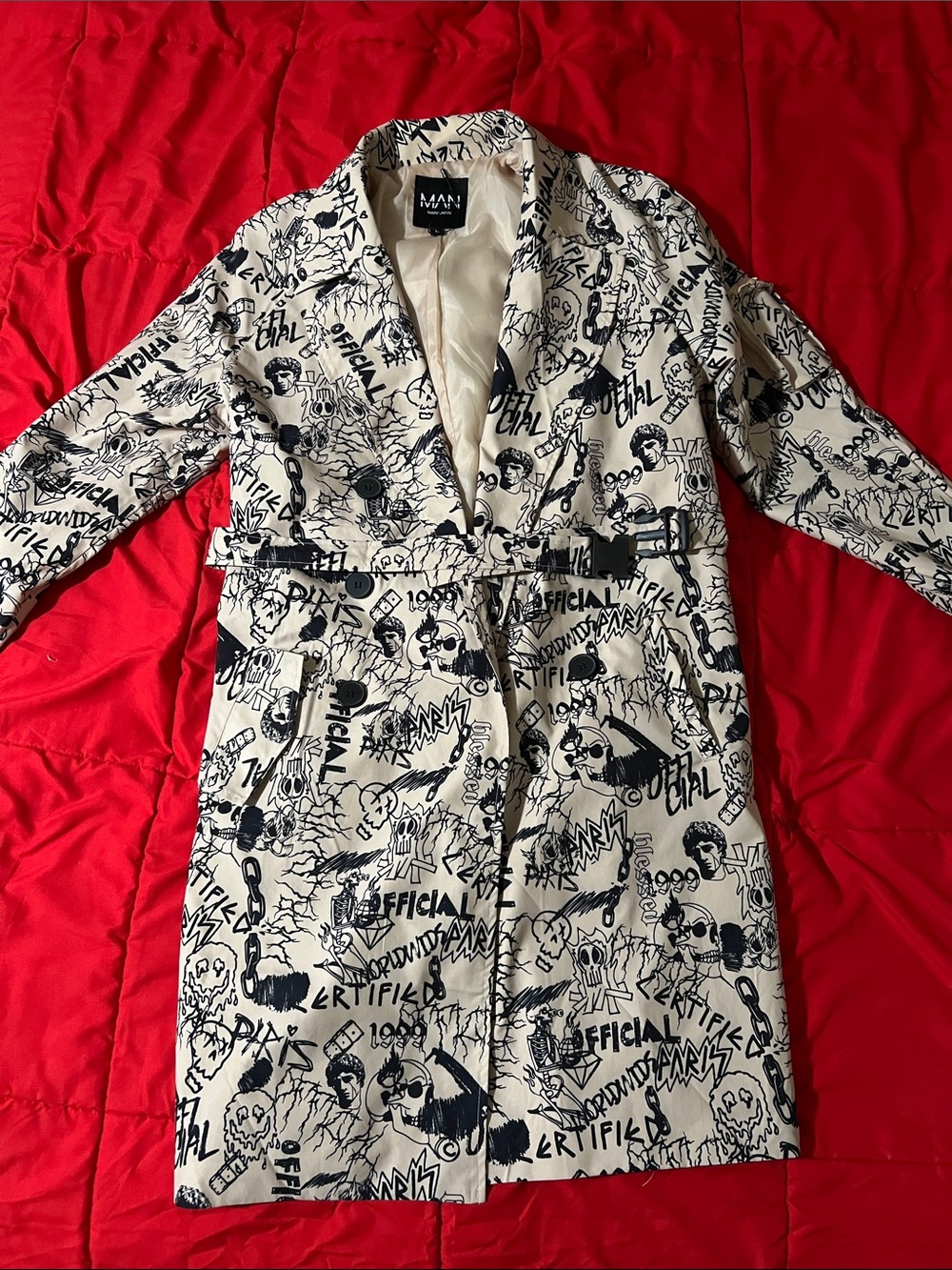 BoohooMAN Patchwork Graphic Trench Coat - Cream & Black